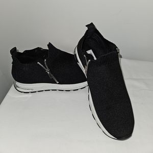 Steve Madden ladies slip on sneakers